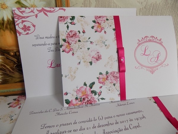 Lindo convite de casamento com flores (150un) Lindo convite de casamento com flores (150un)