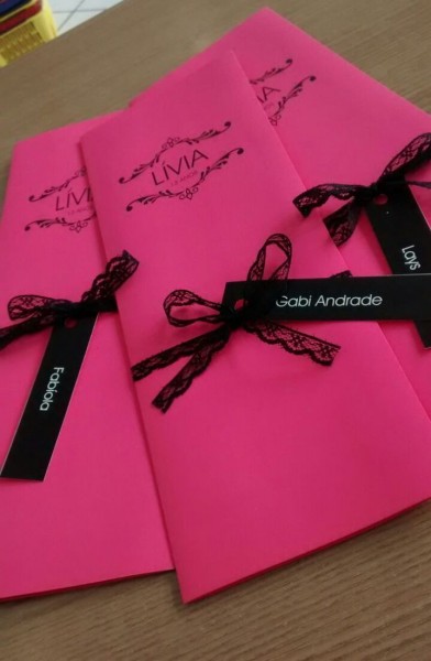 Convite em papel rosa pink 180g, impresso em couche 230g Convite em papel rosa pink 180g, impresso em couche 230g