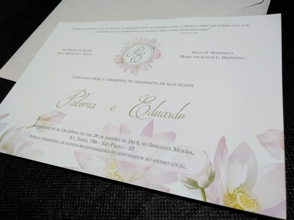 Convite casamento floral com envelope