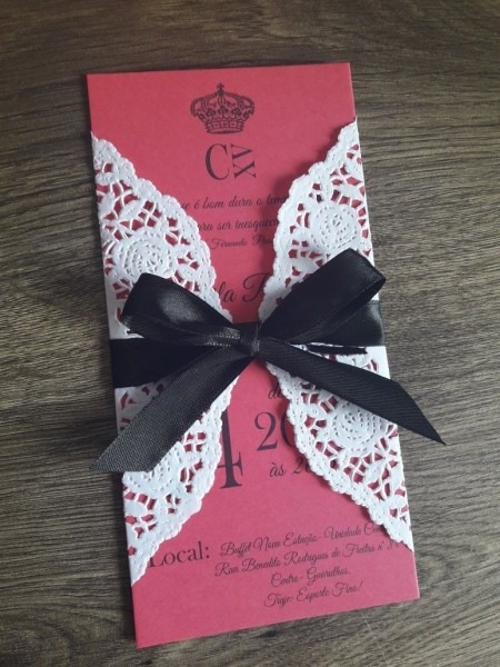 Convite de 15 anos pink com preto papel rendado (40un) Convite de 15 anos pink com preto papel rendado (40un)