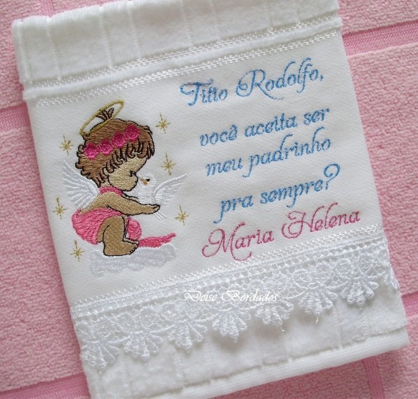 Toalha bordada convite padrinhos