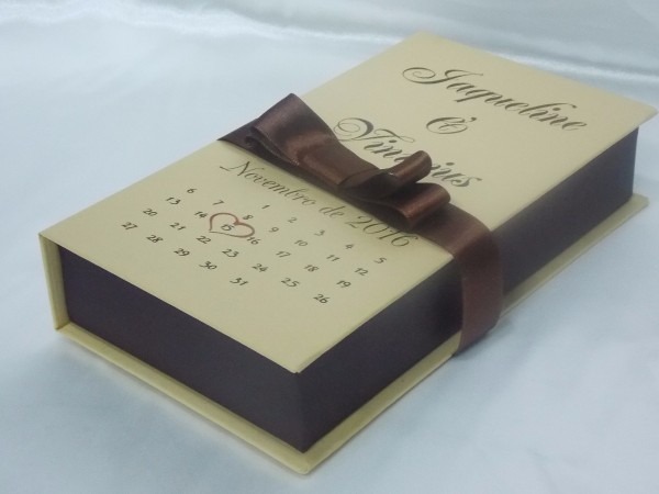 Caixa convite 15 anos casamento 20x14x3 personalizada
