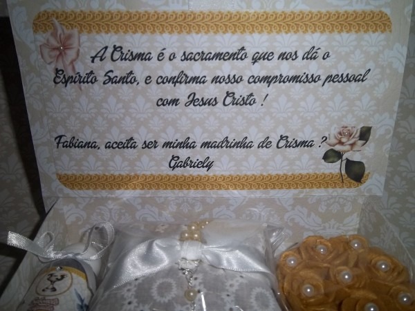 Caixa convite madrinha de crisma dourada no elo7 Caixa convite madrinha de crisma dourada no elo7