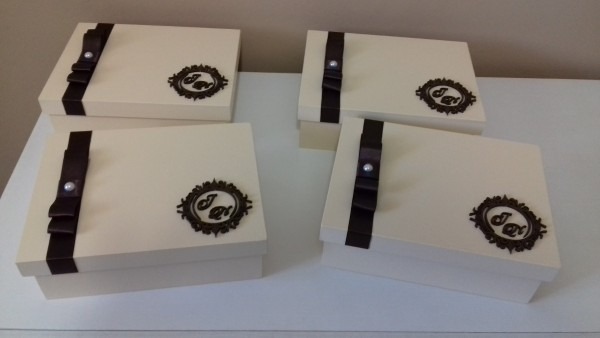 Kit com 8 caixas convite padrinhos 20x15x6 com brasÃ£o mdf