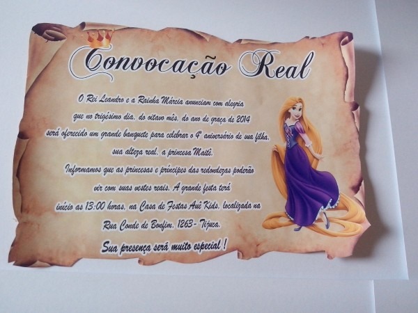 50 convites pergaminho com tag e fita de cetim