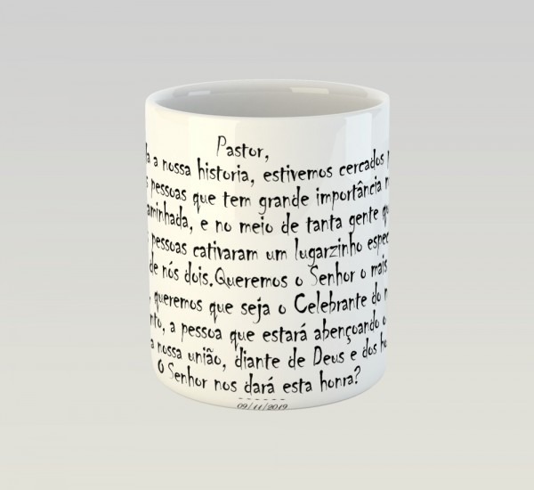 Caneca convite para o pastor celebrar o casamento noivos